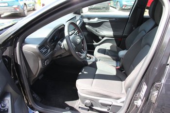 Ford Focus Turnier 1.0 155PS ST-LINE LED Adaptiv Tempomat CAM 17ZOLL