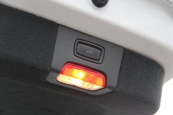 Porsche Cayenne 3.0d 245PS Platinium Edition Panoramadach Luftfederung Adaptiv Sitze Sitzbelüftung