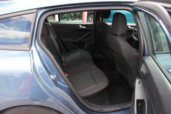 Ford Focus Turnier 1.0 125PS ST-LINE LED Tempomat 17ZOLL