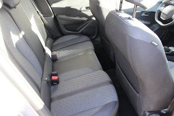 Peugeot 208 1.2i 100PS Automatik Allure LED Klimaautomatik Sunset PDC vo/hi