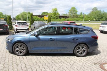 Ford Focus Turnier 1.5d 115PS ST-LINE LED Tempomat 17ZOLL