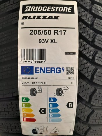 Citroen C3 Elektro MAX LED Sunset Wireless Charging 17 ZOLL