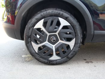 Citroen C4 1.2i 131PS Automatik PLUS LED CAM PDC Smart-Link kabellos