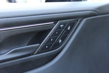 Porsche Macan Turbo Elektro 639PS Allrad Matrix-LED HUD 22ZOLL HA-Lenkung AHK