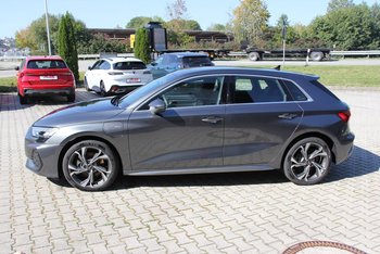 Audi A3 Sportback 40 TFSIe PHEV HYBRID S-LINE MATRIX-LED Komf-Paket Plus