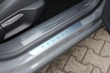 Peugeot 408 1.6e HYBRID GT FULL-LED Night Vision