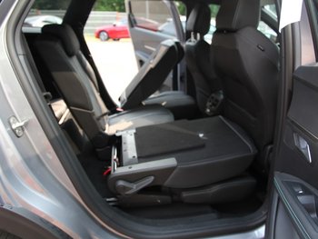 Peugeot 5008 1.2i Allure Pack 7 Sitze Navigation ALU 18 ZOLL