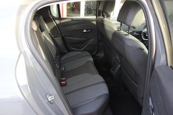 Peugeot 208 1.2i 100PS Allure LED Klimaautomatik Sunset