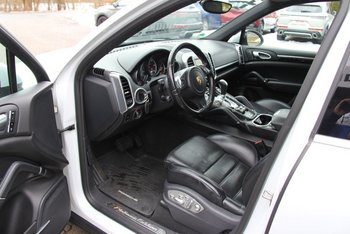 Porsche Cayenne 3.0d 245PS Platinium Edition Panoramadach Luftfederung Adaptiv Sitze Sitzbelüftung