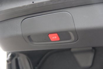 Peugeot 408 1.6e HYBRID GT Schiebedach Leder Nappa FULL-LED Night Vision