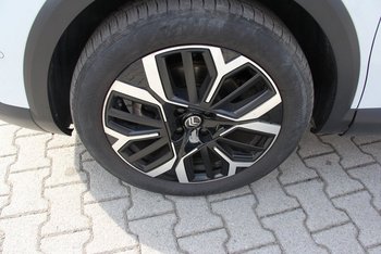 Citroen C4 1.2i 131PS Automatik PLUS LED CAM PDC Smart-Link kabellos