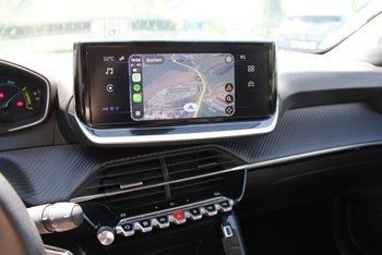 Peugeot 208 1.2i 110PS Automatik STYLE LED PDC Tempomat Spurassistent