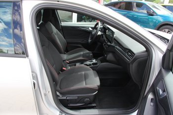 Ford Focus Turnier 1.0 155PS ST-LINE LED Adaptiv Tempomat CAM 17ZOLL