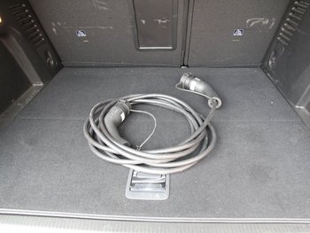 Peugeot 3008 HYBRID (PHEV) 181PS Allure LED NAVI Kamera Adaptiv Tempomat 18 ZOLL