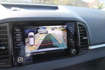 Skoda Karoq TSI 150PS DSG Selection LED Adaptiv Tempomat Kamera