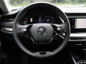 Skoda Octavia Limousine 2.0 TDI 115PS Ambition LED CAM ALU Keyless